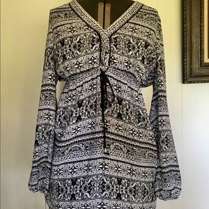 White House Black Market Tunic Top Size 8